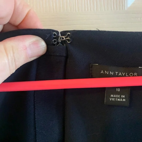 Ann Taylor Navy Dress Short Sleeve Sheath Size 10 - Picture 3 of 10